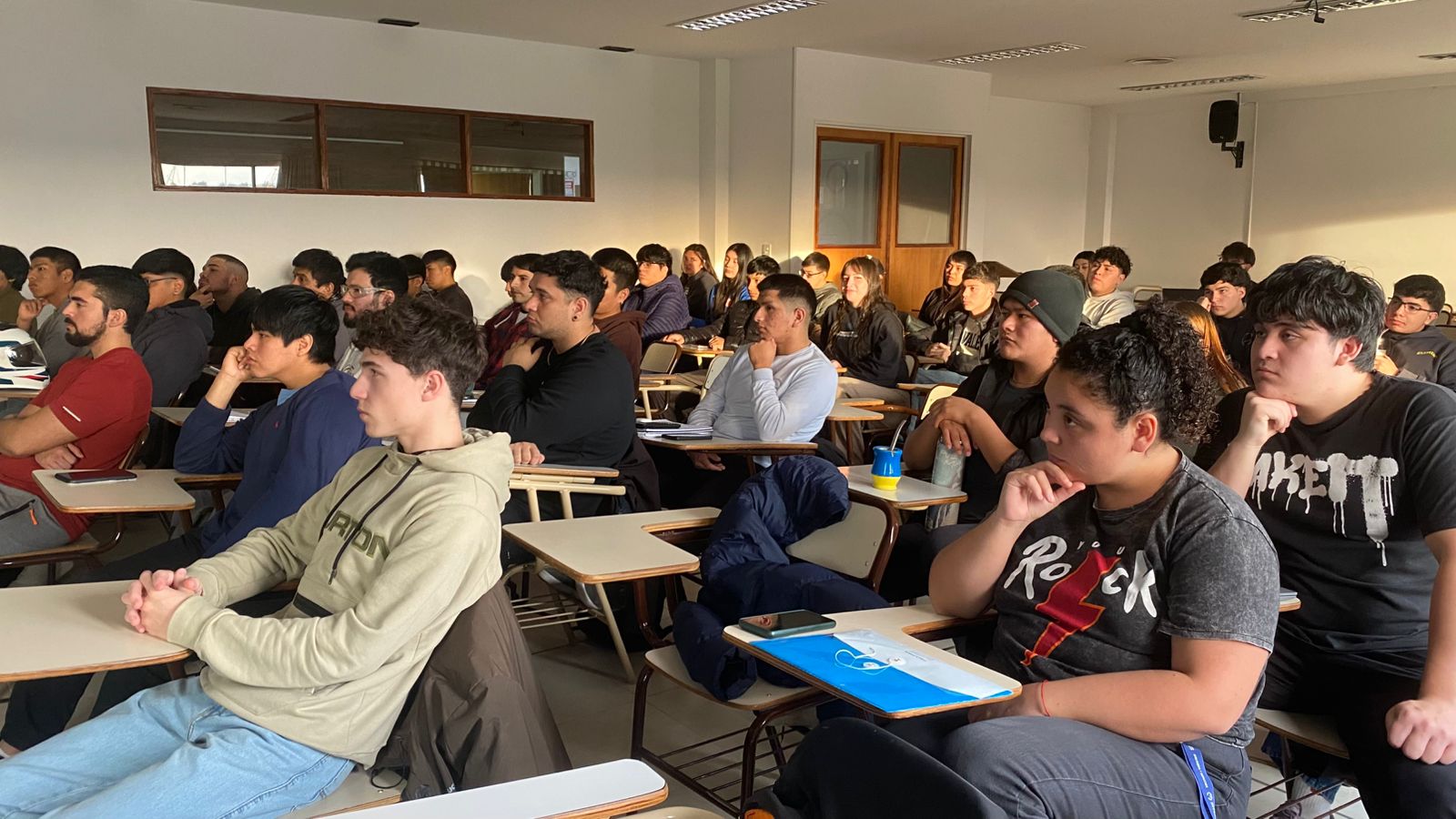 Relevamiento para definir nuevas carreras cortas en UTN Puerto Madryn