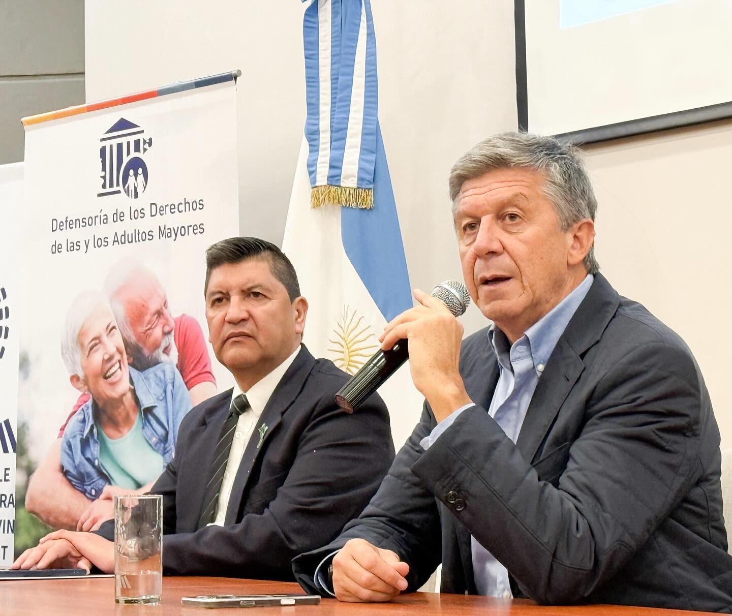 Menna encabezó jornada sobre los derechos de las personas mayores