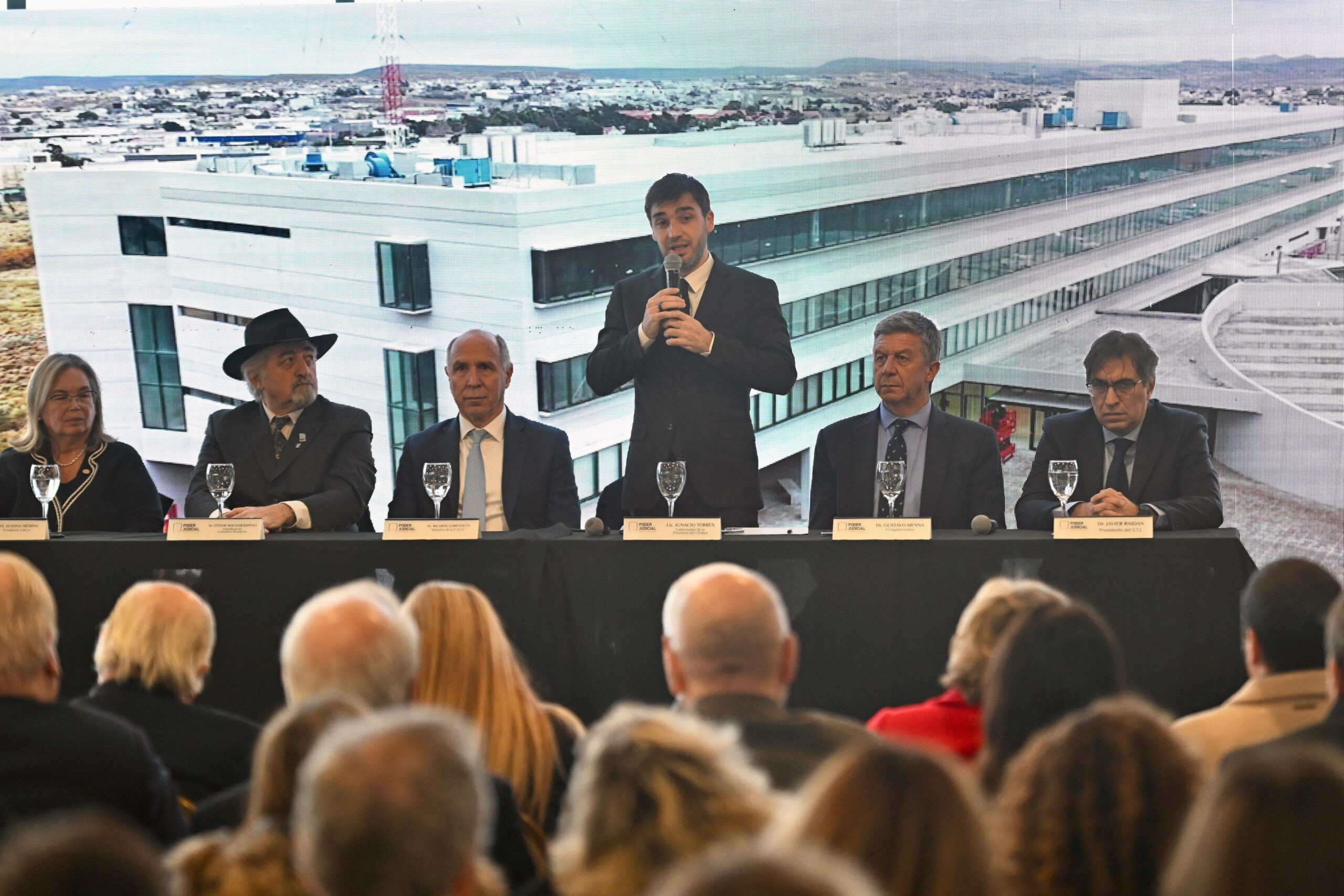 Torres ratificó la realización del plebiscito para la eliminación de los fueros en los tres poderes del Estado