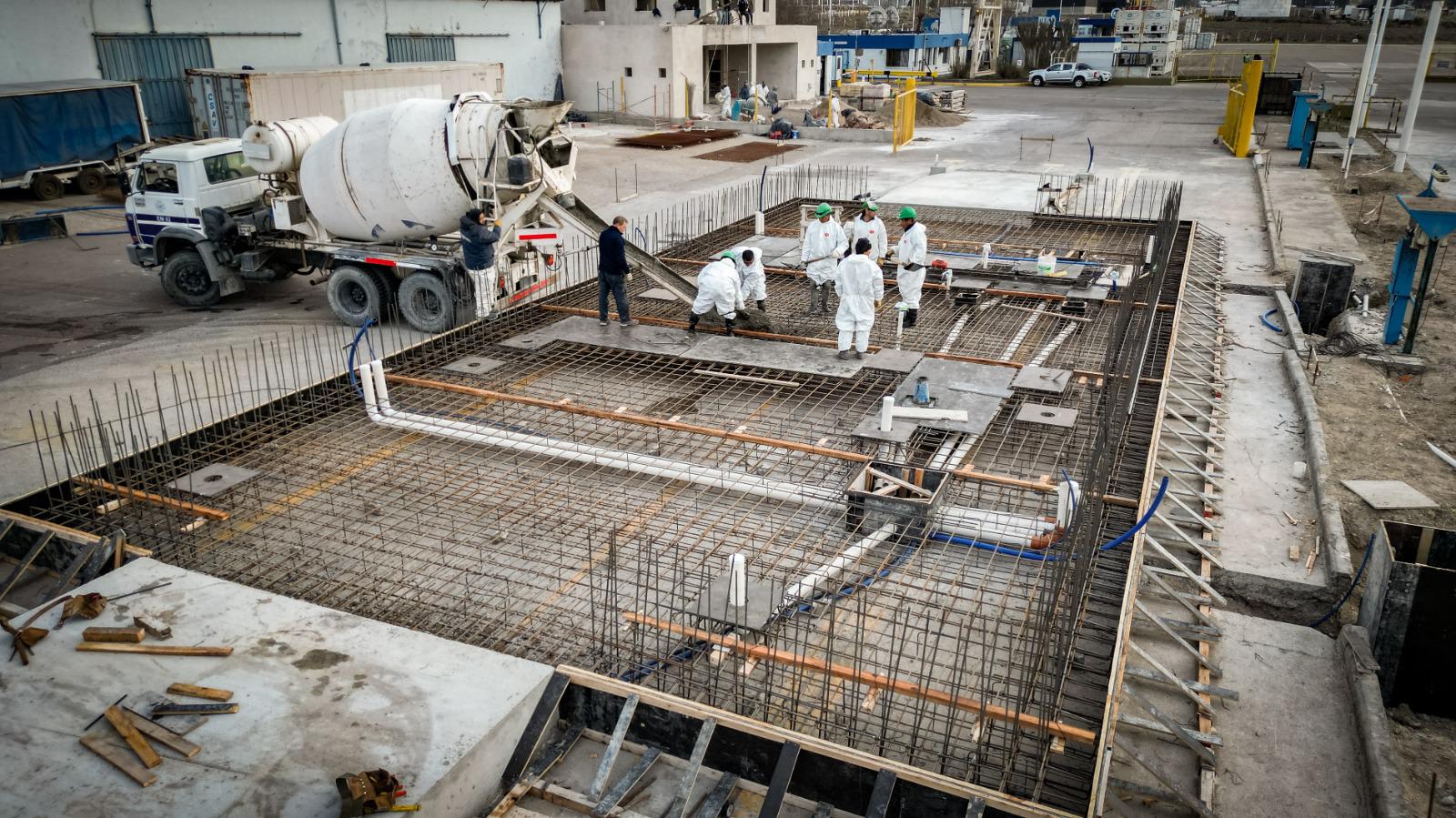 Torres y Sastre recorrieron obras clave en el Muelle Storni para fortalecer la seguridad