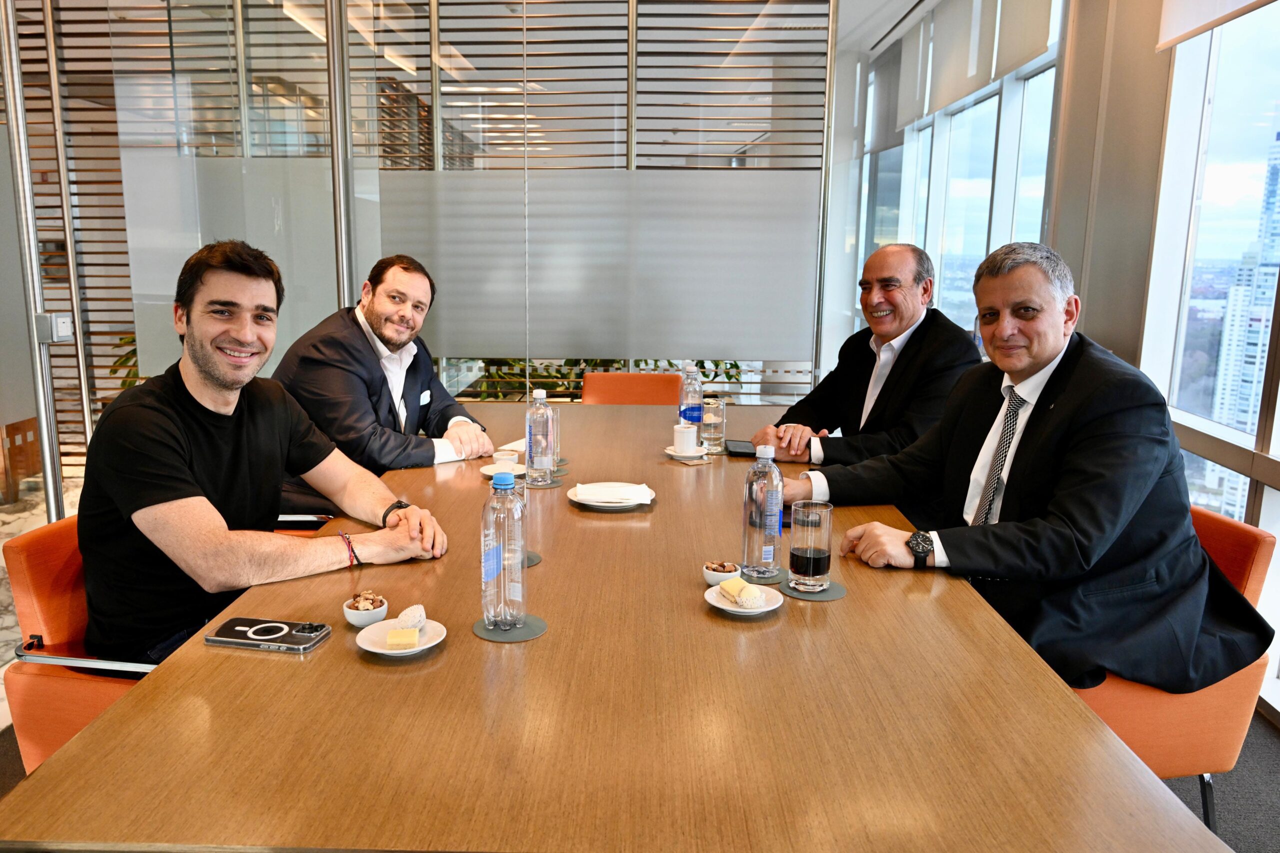 Torres se reunió con Francos y autoridades de YPF