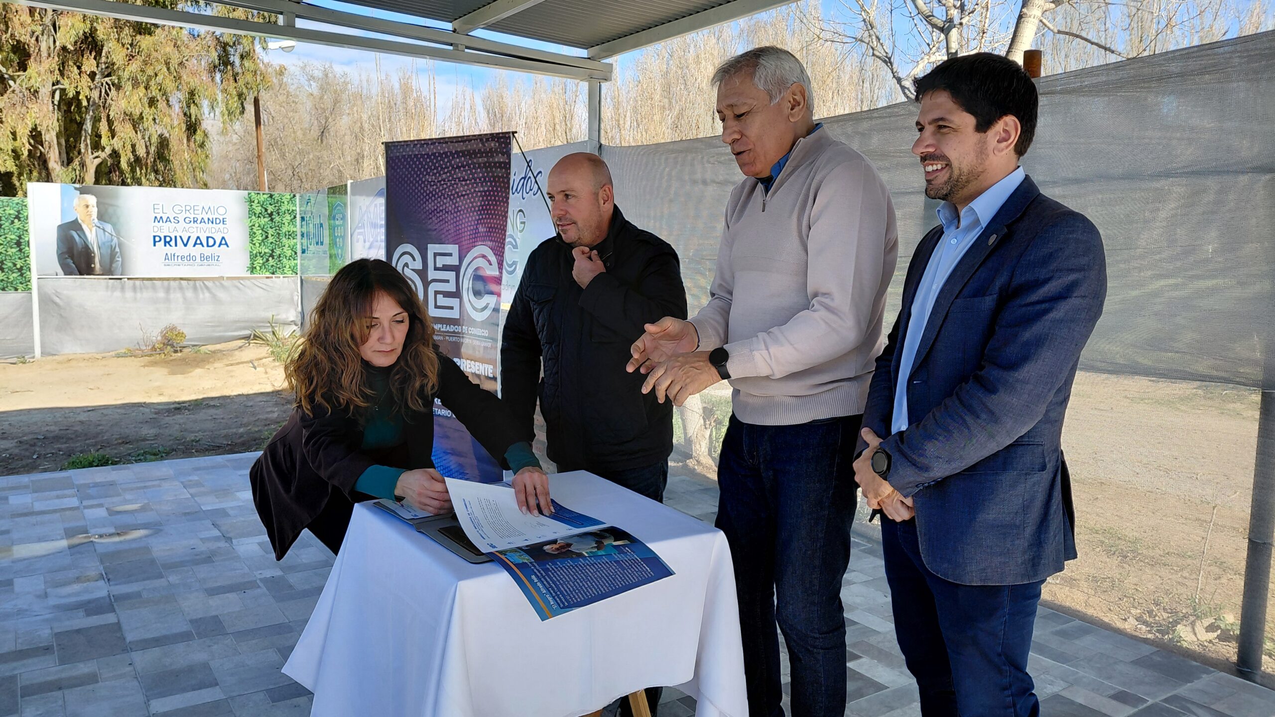 Alfredo Béliz inauguró el anfiteatro del SEC y selló un acuerdo cultural con el Municipio