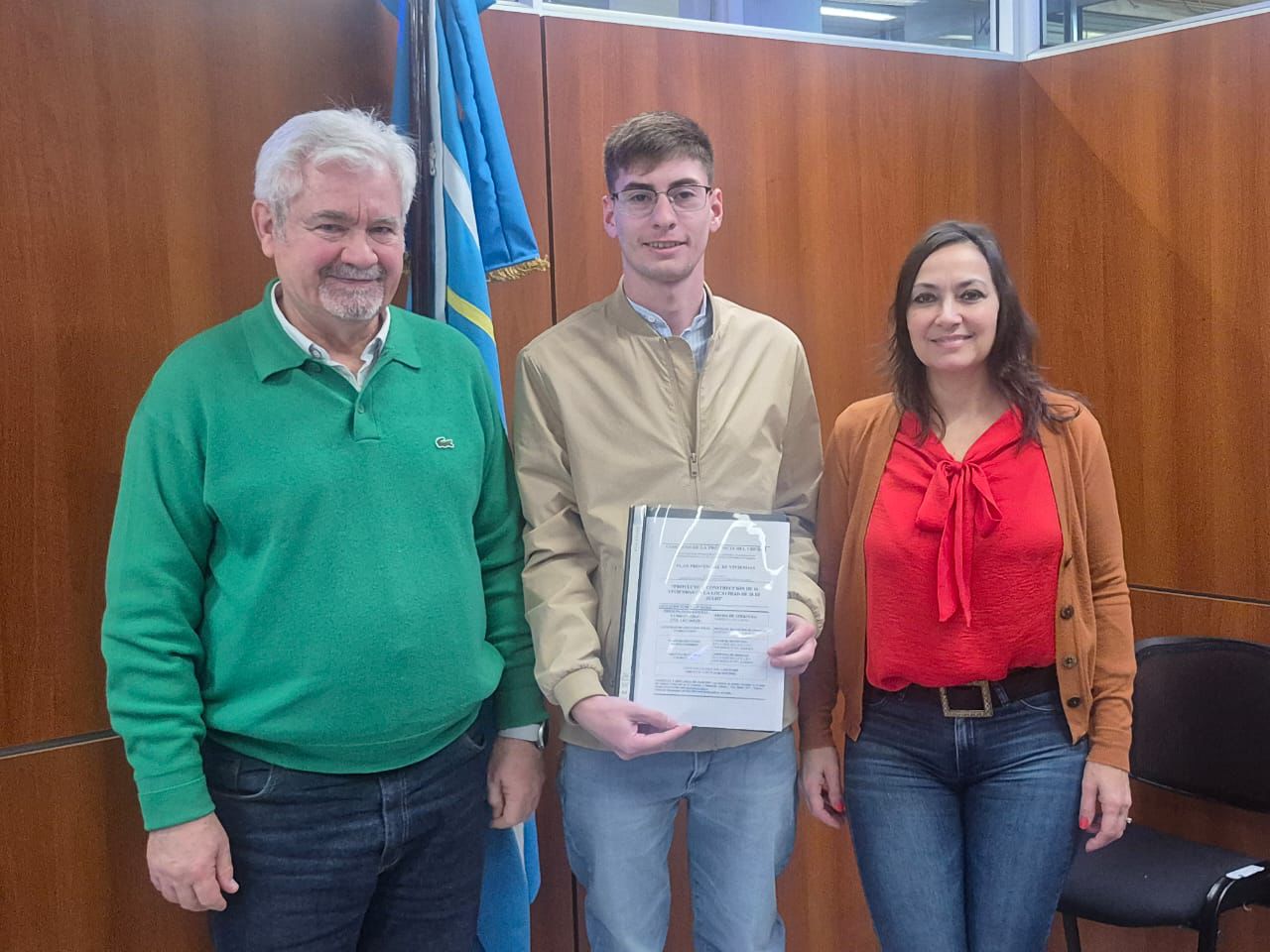 Torres anunció la construcción de 16 nuevas viviendas para 28 de Julio