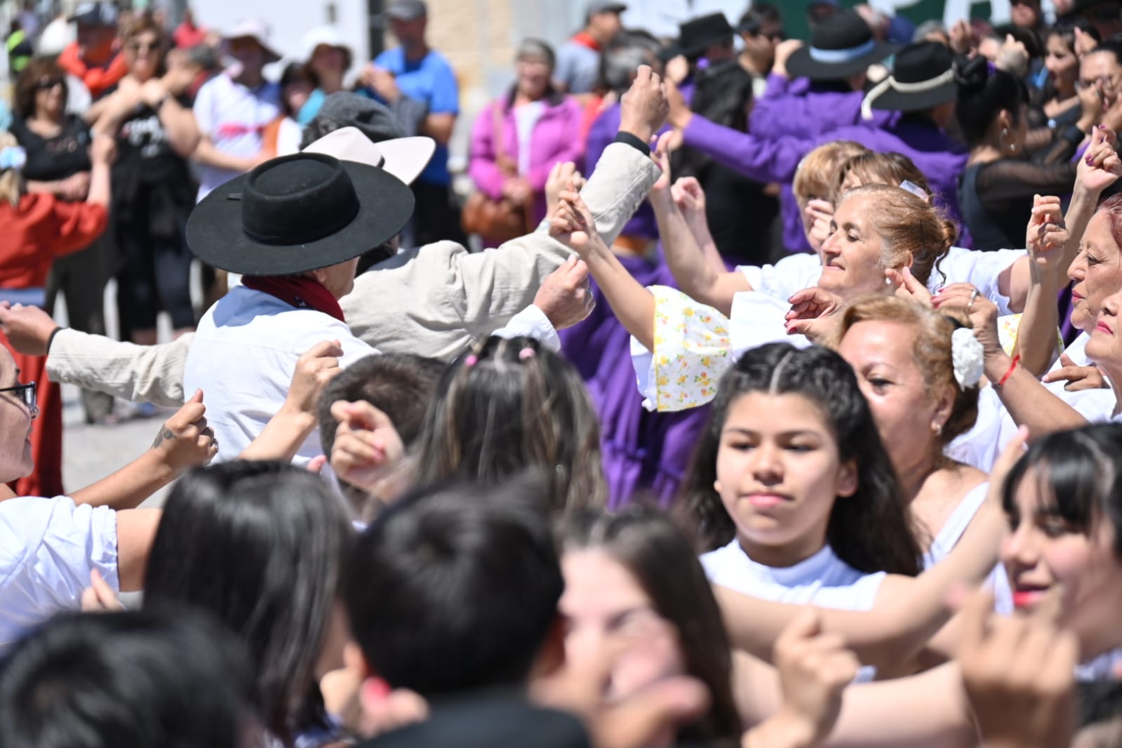 Taller Municipal de Folclore participará en un festival internacional en Termas de Río Hondo