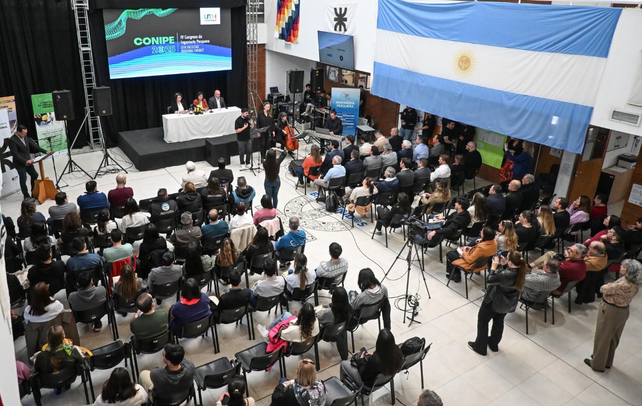 Chubut trabaja para que Madryn sea el primer puerto azul de Argentina