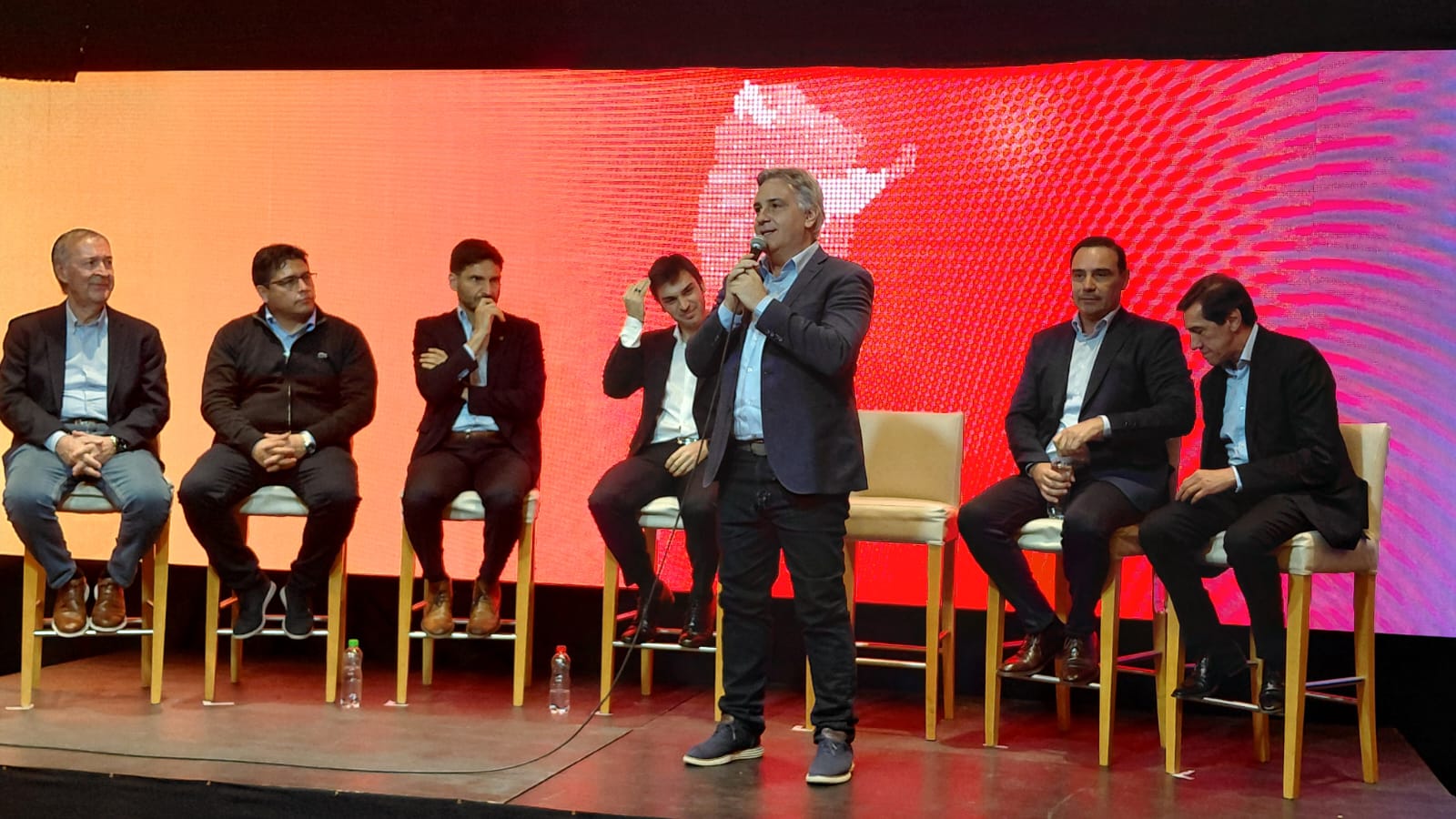 Desde Madryn, Llaryora reforzó el mensaje federal de Provincias Unidas