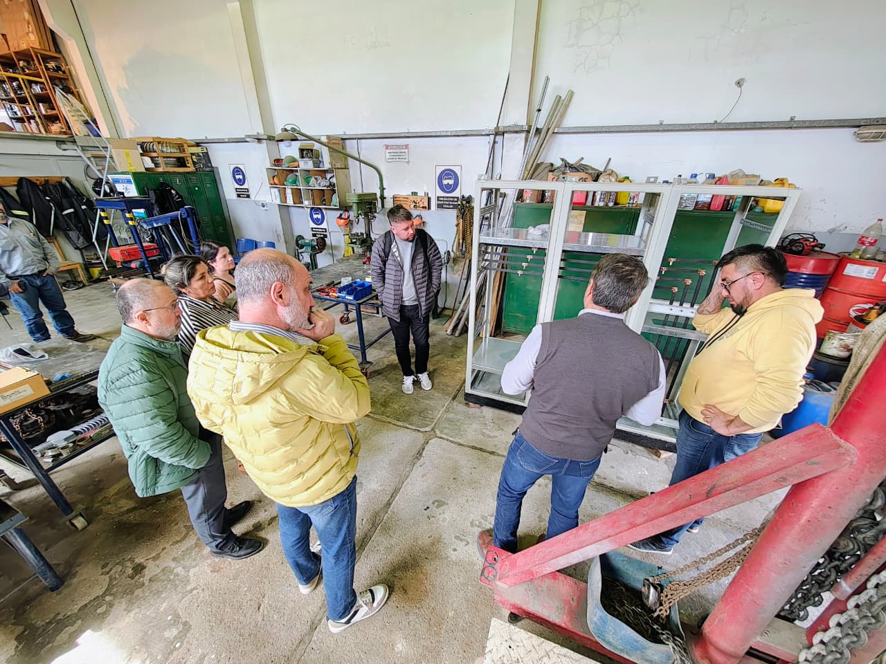 Técnicos de Servicoop y vecinos de Los Álamos, inspeccionaron avances de obras