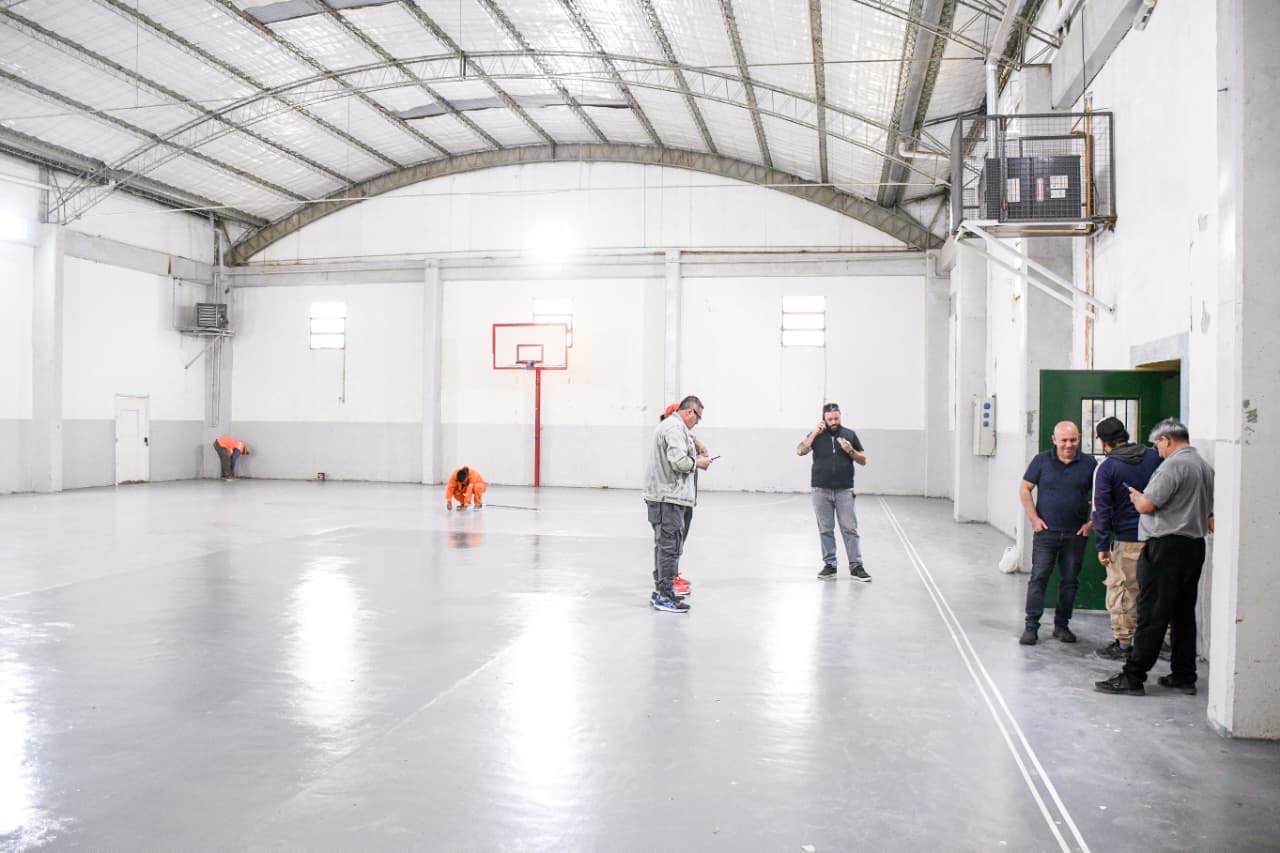 Sastre supervisó las obras que se realizan en el Gimnasio Municipal N° 2