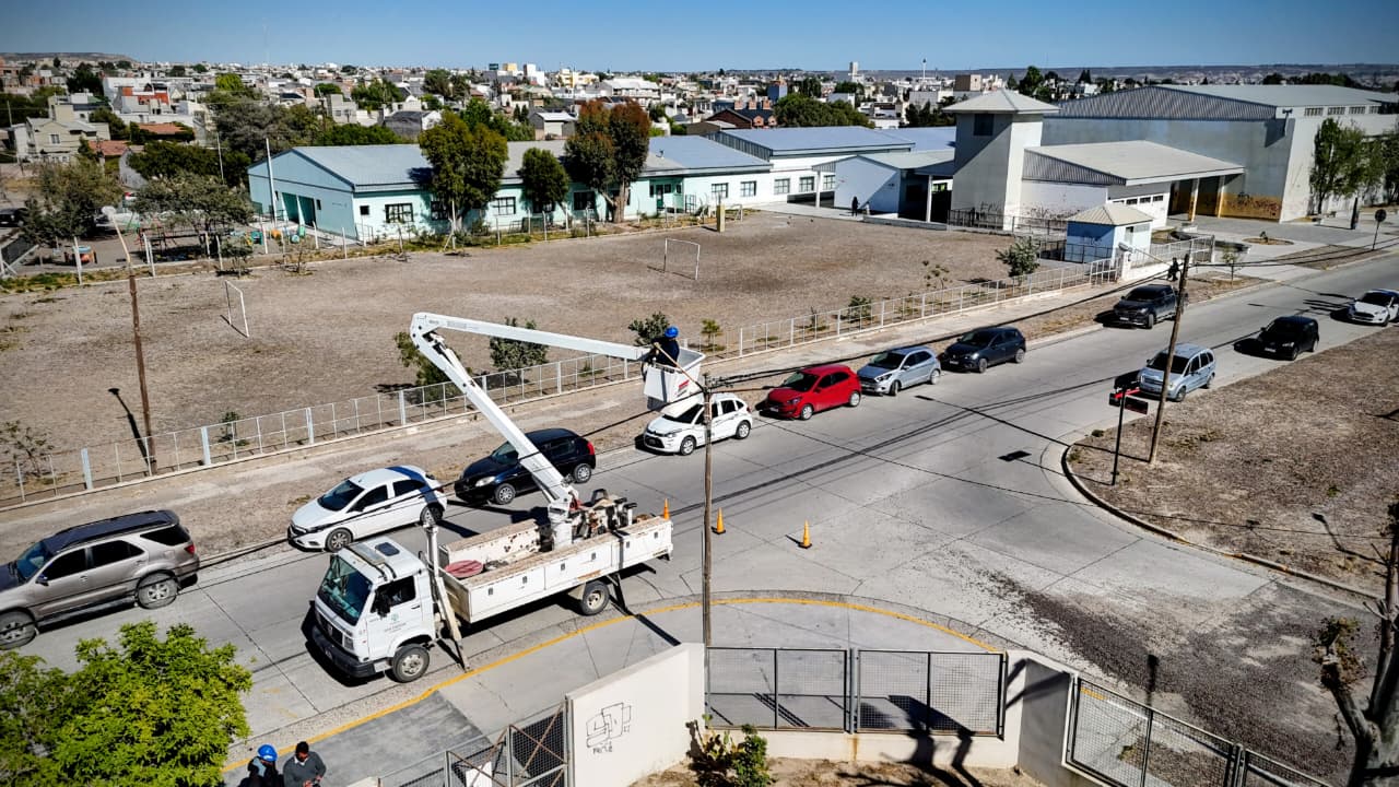 Instalan nuevas luminarias led en la zona sur de Madryn