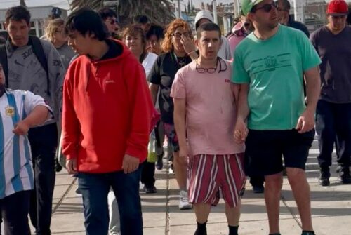 Caminata inclusiva por el Día de la Educación Física