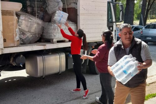 Amplio despliegue de Provincia para asistir a pobladores afectados por el temporal y controlar incendio en la zona de Epuyén