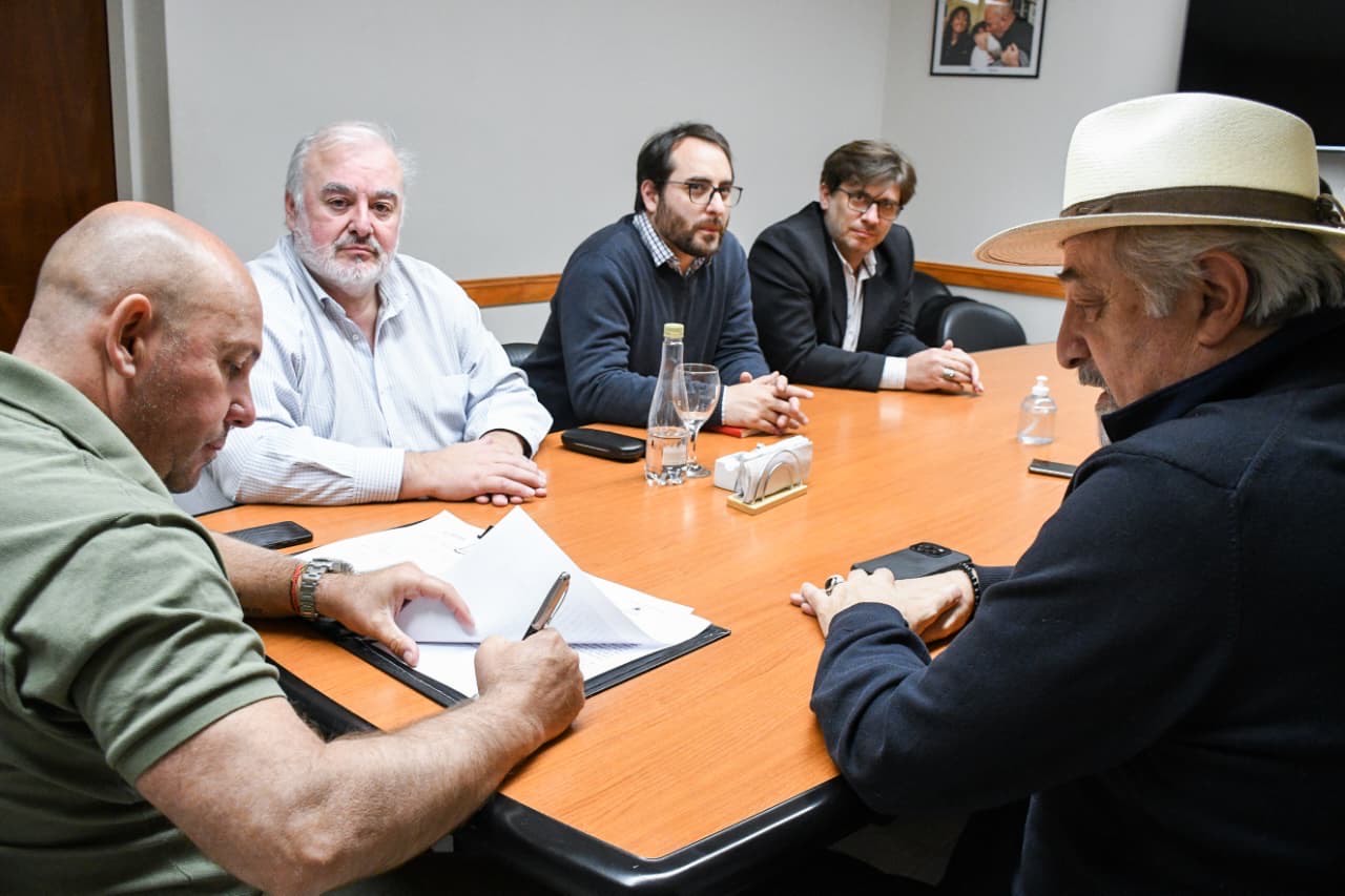 Puerto Madryn y Comodoro Rivadavia firmaron un convenio para fortalecer el desarrollo del conocimiento y la innovación