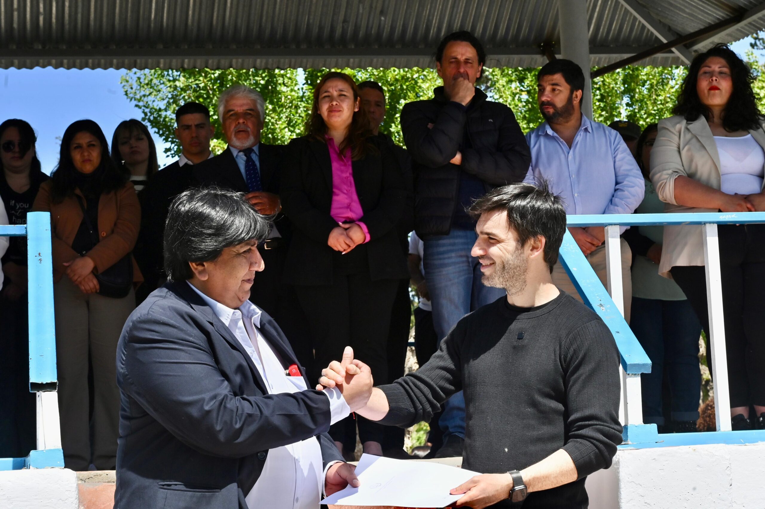 Torres presidió el acto aniversario de José de San Martín y firmó contratos para construir nuevas viviendas