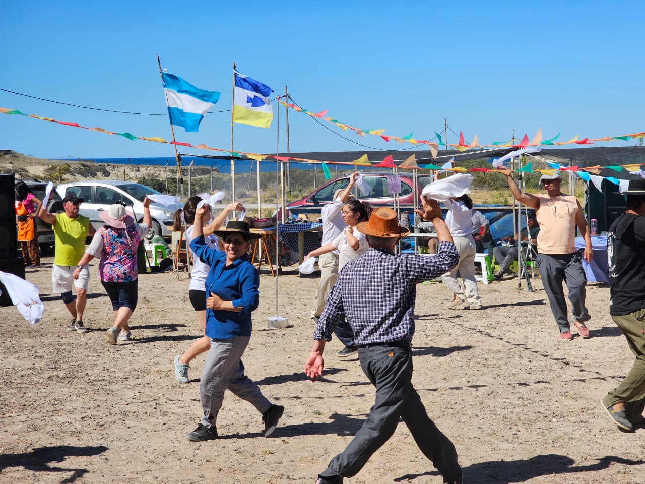 La Asociaciòn Civil Deportiva y Tradicionalista Eva Perón festejó el Día de la Tradición con la Gran Peña de las Provincias