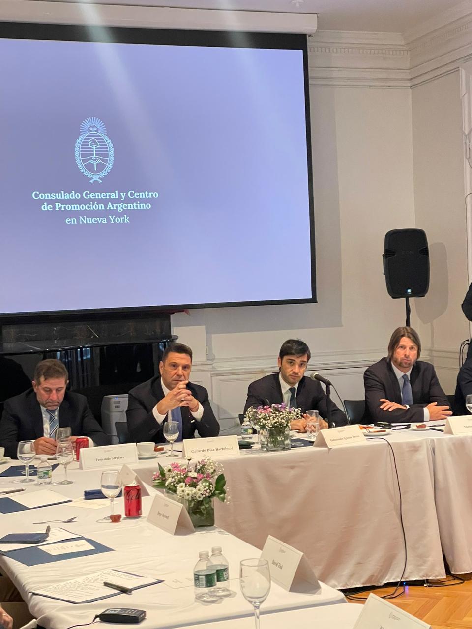 Torres se reunió en Estados Unidos con empresarios, inversores y directivos de bancas multinacionales