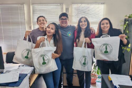 El SEMM comenzó con la entrega de cajas navideñas a sus afiliados