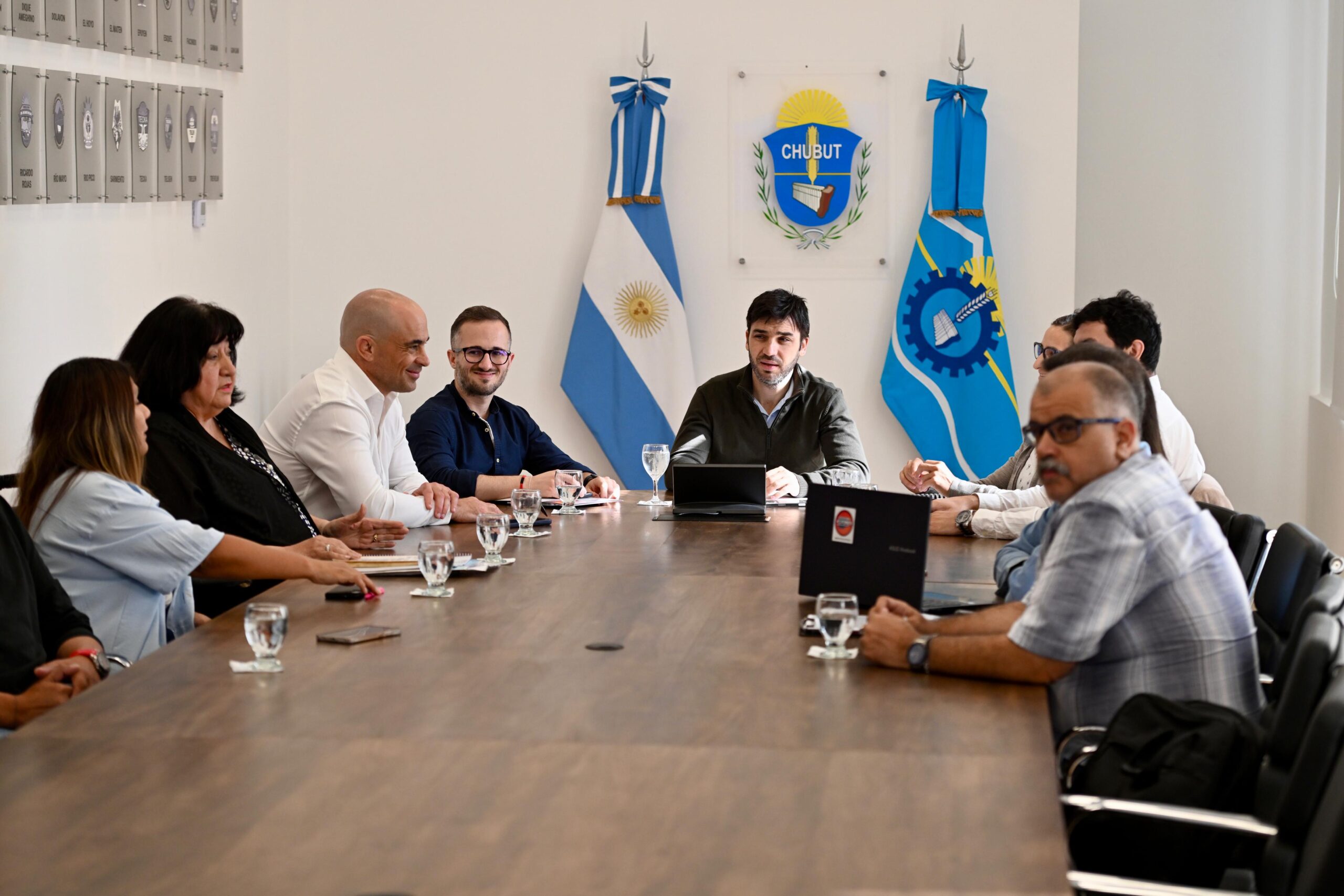 Torres se reunió con gremios de salud y se fijaron prioridades para el 2026