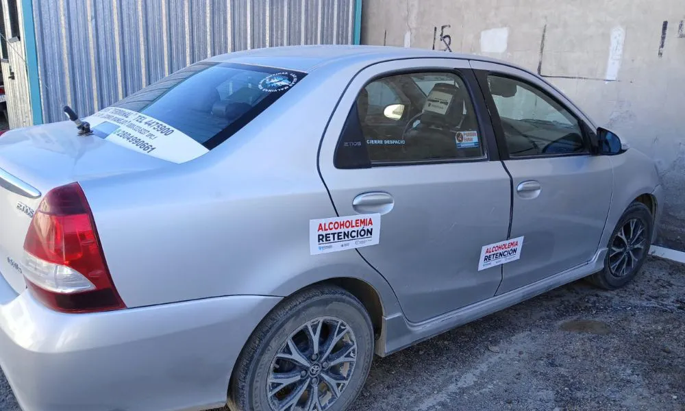 Una remisera dio positivo en alcoholemia mientras trasladaba pasajeros