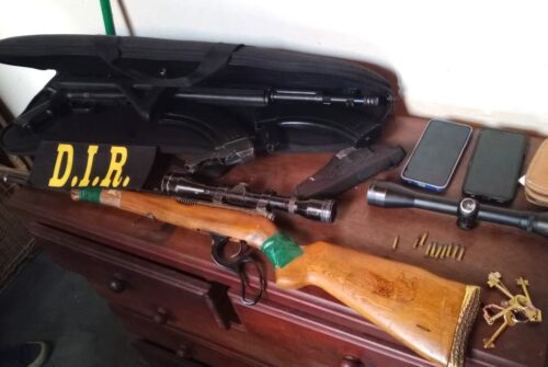 La Policía del Chubut realizó operativos simultáneos y secuestró un arsenal de armas