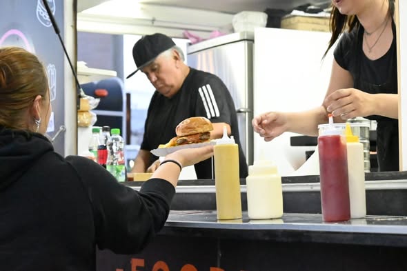 Convocan a carros gastronómicos para el segundo recital de verano