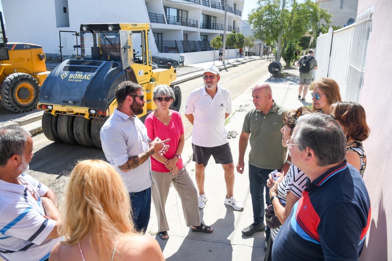 Sastre: “ Estamos llegando con el adoquinado a todos los barrios de Madryn”
