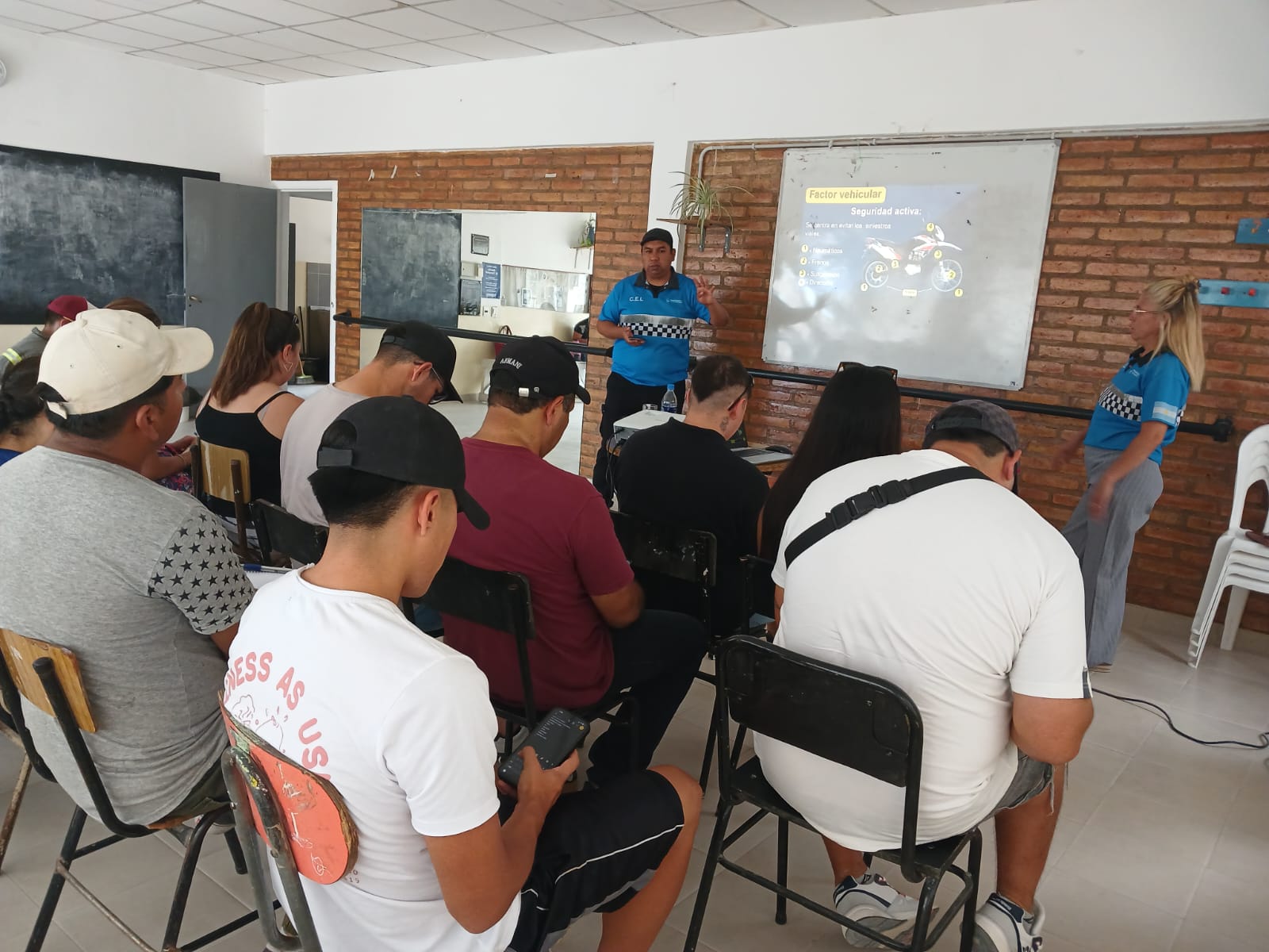 Continúan las charlas en los barrios sobre educación vial