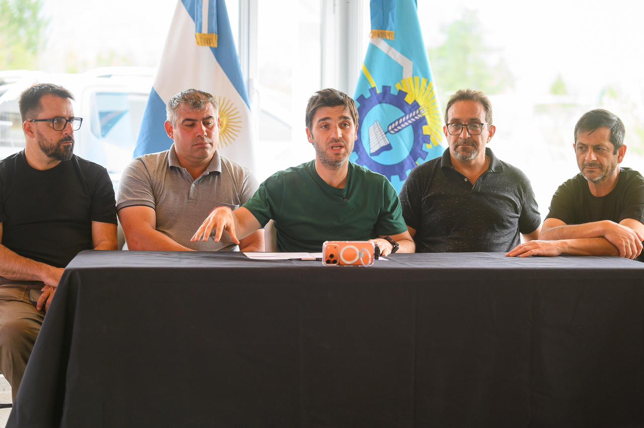 Tras un reclamo conjunto de Torres y los gobernadores patagónicos, Nación acordó declarar la Emergencia Ígnea