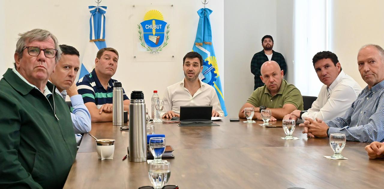 Torres pone la lupa en la pesca ilegal y reclama medidas urgentes a Nación