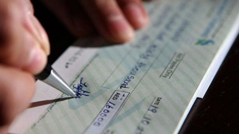 Condenaron a dos hombres a prisión por estafar a un comercio de Madryn