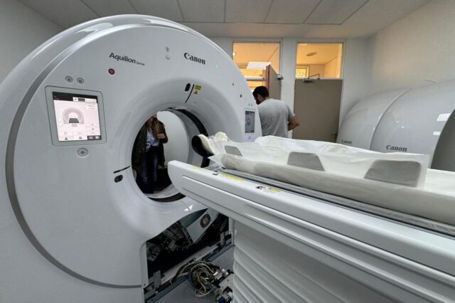 Llegó el nuevo tomógrafo al Hospital de Alta Complejidad «María Humphreys»