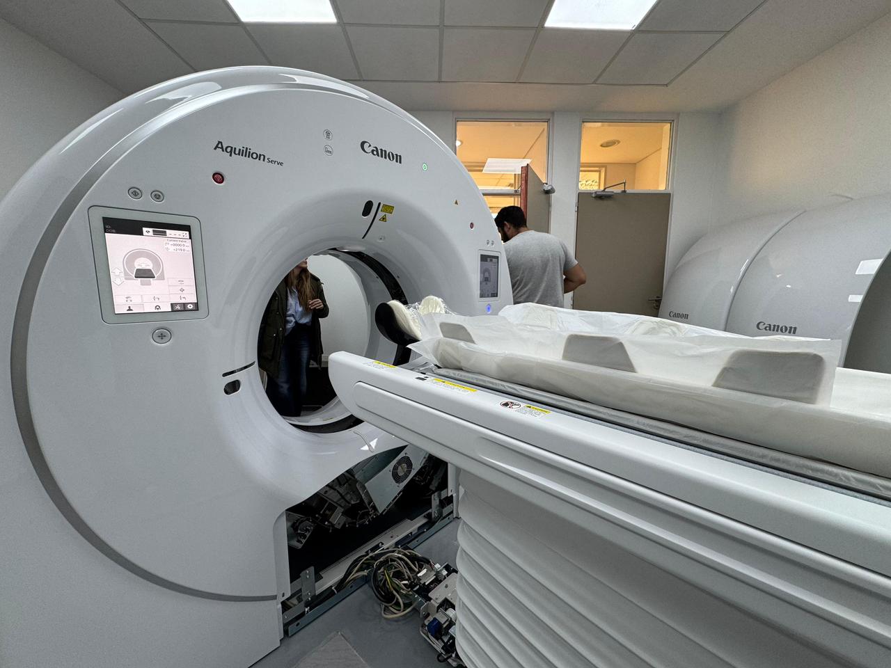 Llegó el nuevo tomógrafo al Hospital de Alta Complejidad «María Humphreys»