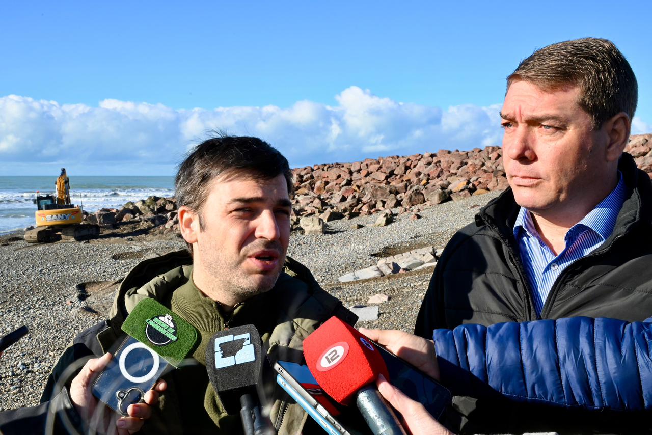 Provincia avanza con una obra estratégica para proteger la costa de Playa Unión del avance del mar