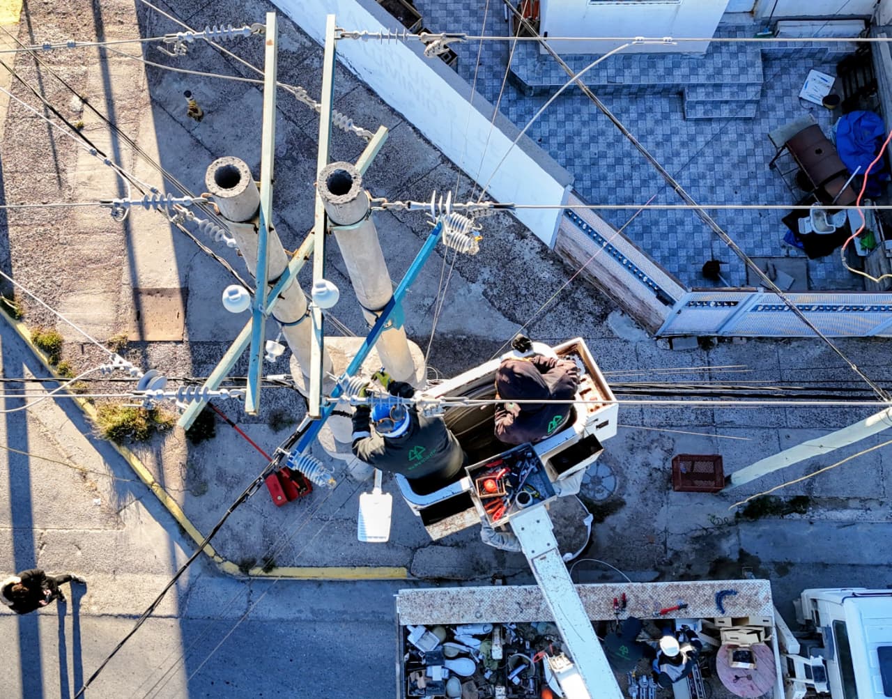 Servicoop realizó tareas de mantenimiento eléctrico en la zona norte de Puerto Madryn