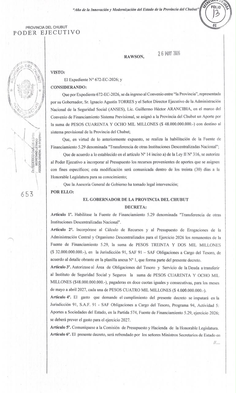Torres formalizó por decreto el destino exclusivo de los fondos recuperados de ANSES para los jubilados chubutenses