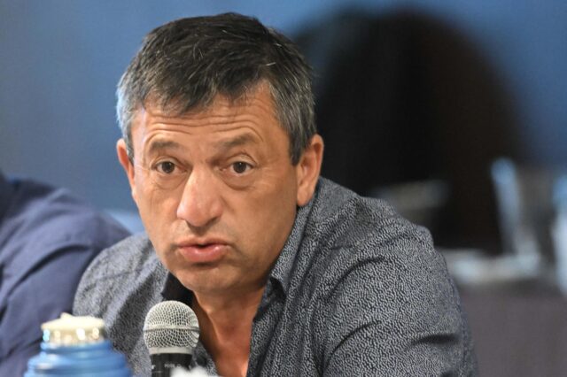 Transferencia de bienes de YPF: Reyes consideró como «un acto de justicia» que clubes de Comodoro Rivadavia tengan las tierras a su nombre
