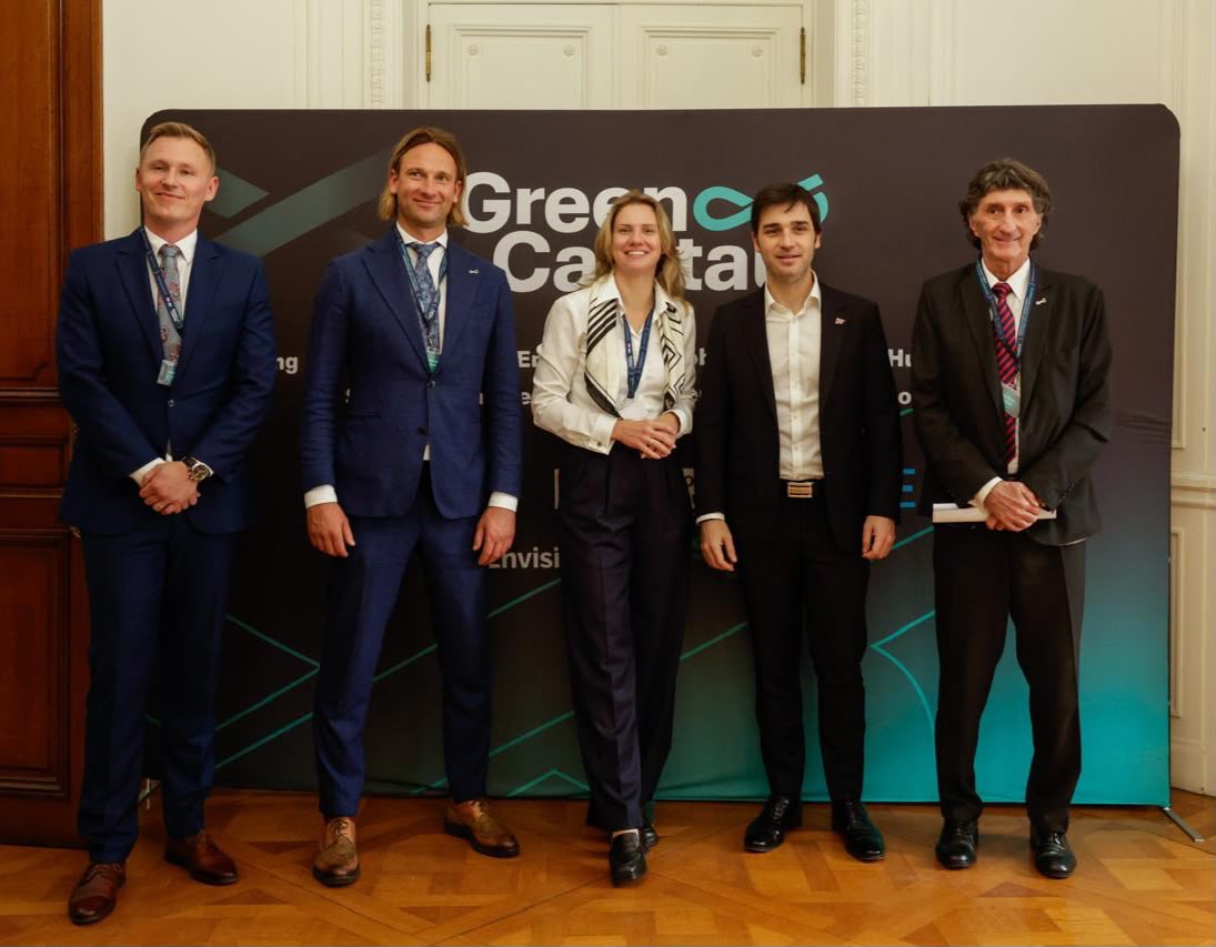 Torres promocionó a Chubut como futuro centro de infraestructura digital de la Argentina