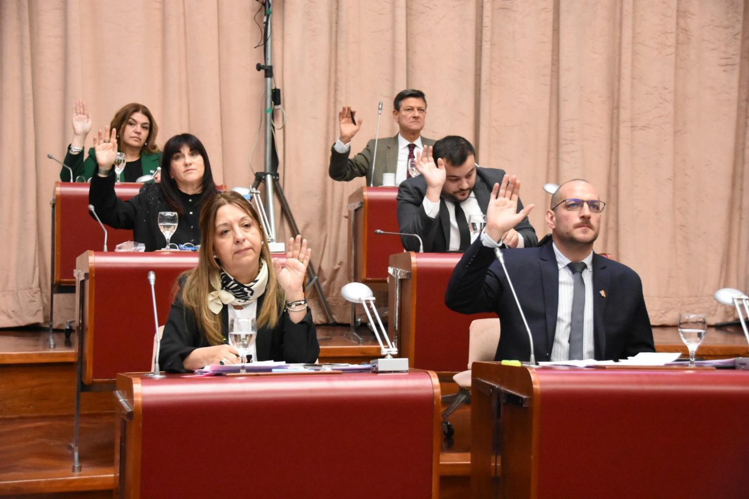 Chubut aprobó el acuerdo con YPF y definió el destino de los US$ 25 millones