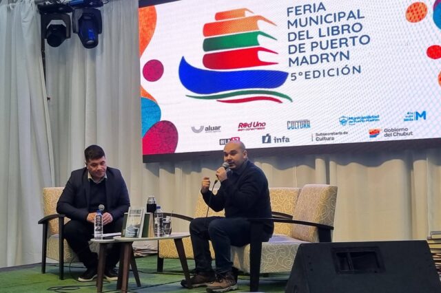 Alejo Serrano presentó “El Golpe Inglés” en la Feria del Libro