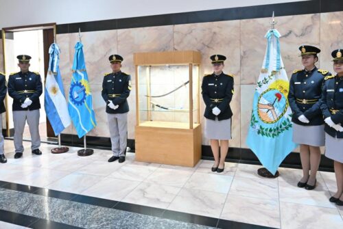La réplica del Sable Corvo de San Martín se exhibe por primera vez en la Casa de Gobierno
