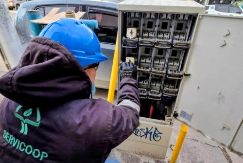 Servicoop avanza con la modernización de la red eléctrica subterránea en el centro de Puerto Madryn