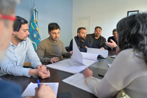 Torres firmó el decreto para destinar lotes a familias afectadas por el derrumbe del Cerro Hermitte
