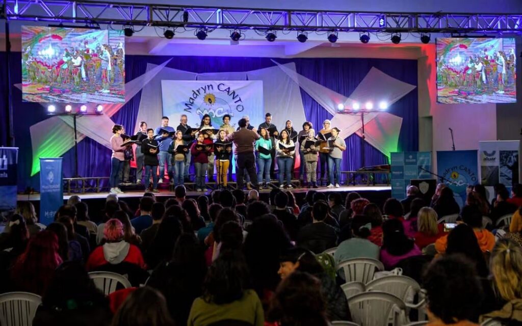Madryn Canto: Convocan a coros y grupos vocales