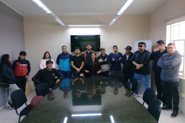 Conductores de Uber y DiDi reclaman una regulación