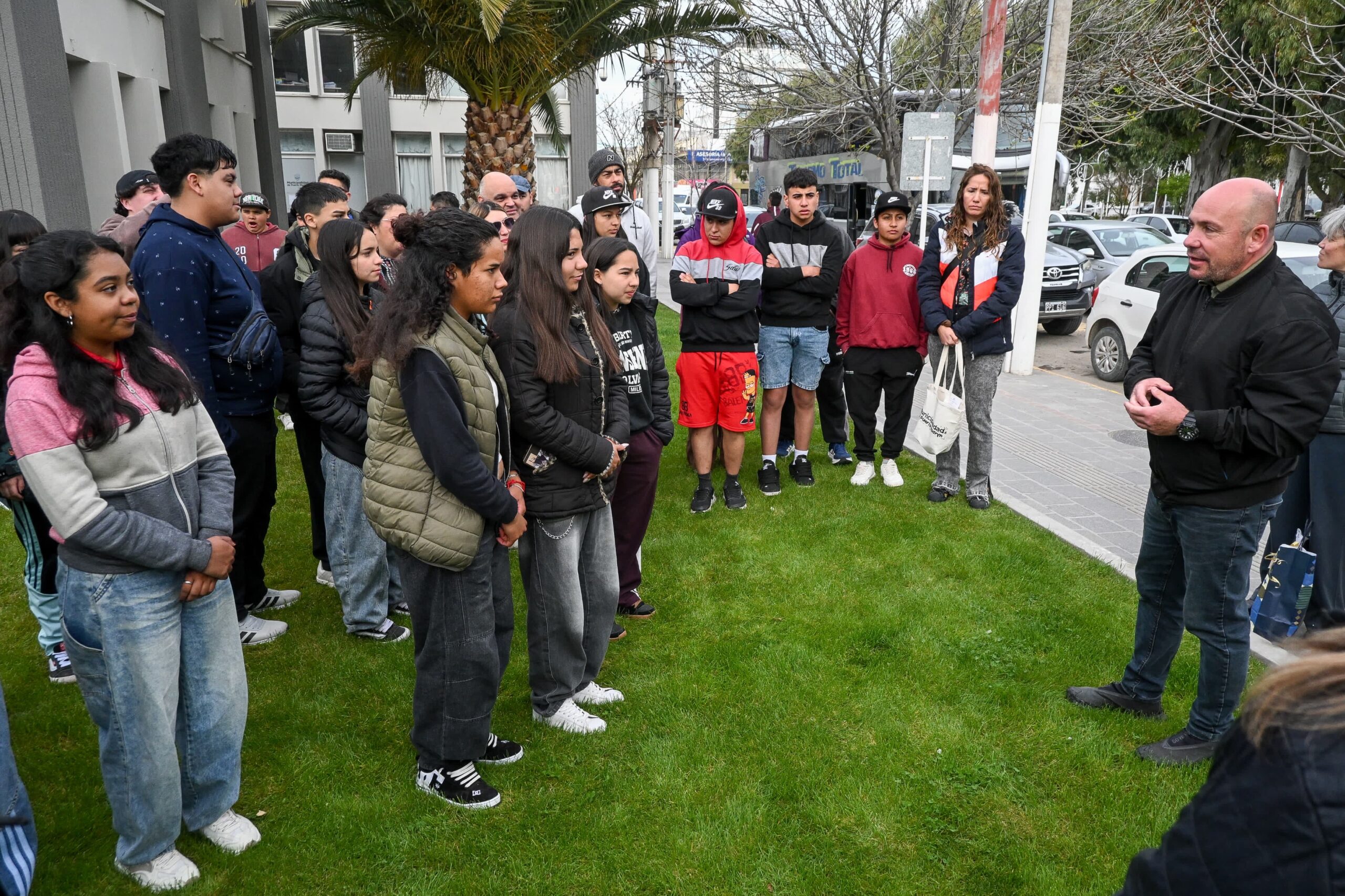 Estudiantes de una escuela rural de Mendoza llegaron a Madryn para conocer las ballenas