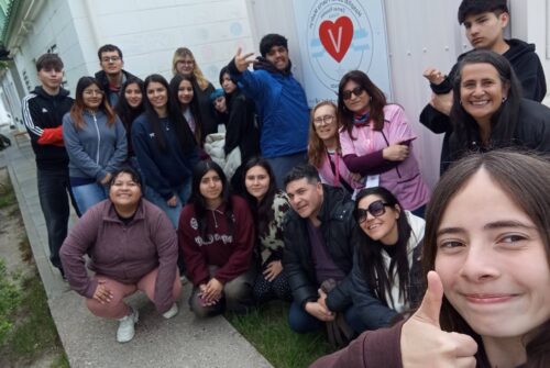 Estudiantes de la Escuela 7726 conocieron la labor solidaria de Damas Rosadas