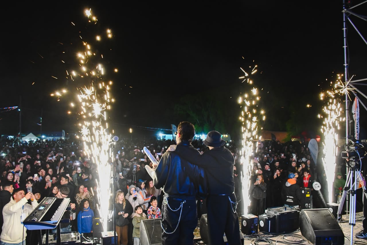 Más de 10 mil personas disfrutaron de La T y La M y Aneley en 28 de Julio