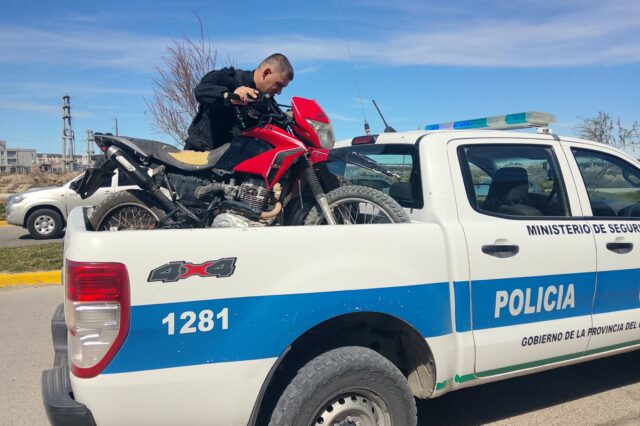 Secuestraron tres motos tras una fuga de motociclistas en Puerto Madryn